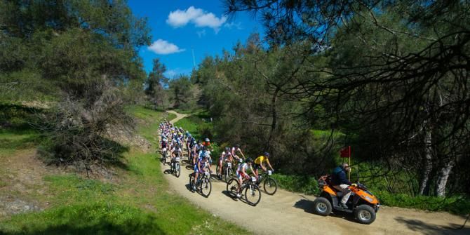 The neutral start of the women's race