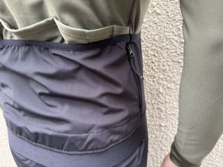 3 cargo pockets, 2 side pockets, 2 zip pockets, 1 large cargo mesh pocket, along with 2 zipped pockets up front. Pockets!