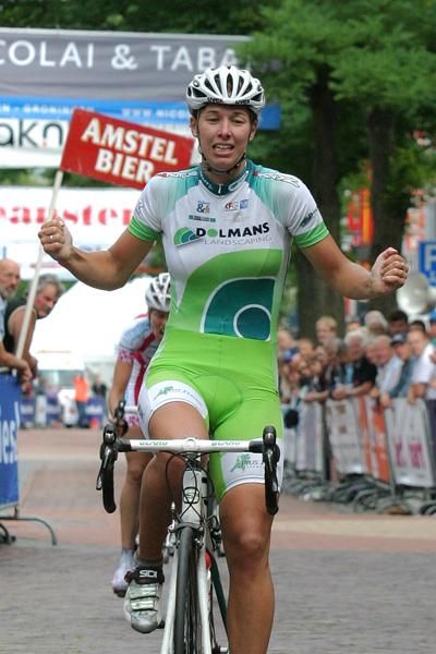 Janneke Ensing (Dolmans Landscaping) wins.