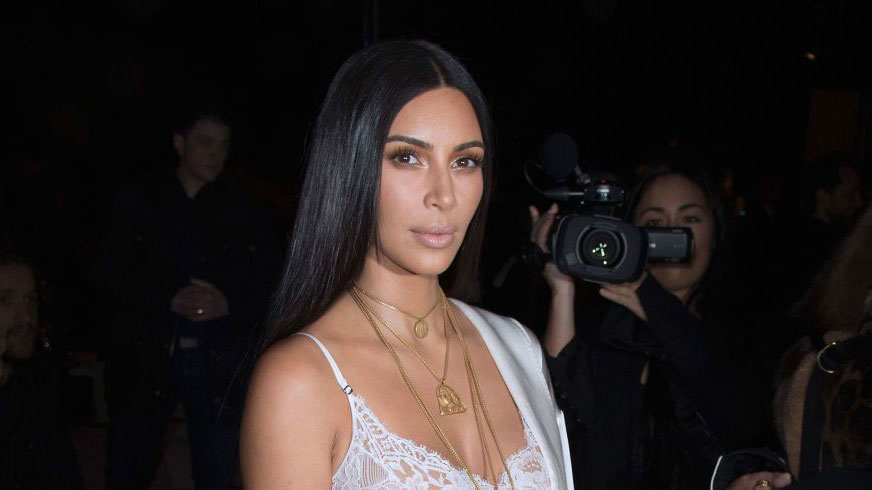 Kim Kardashian West Robbed At Gunpoint In Paris Hotel Room - Men Steal ...