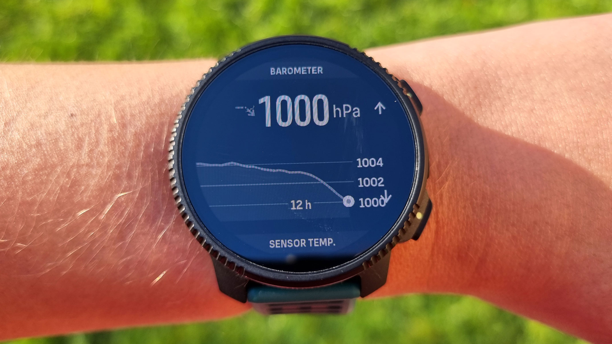 A close-up picture of the barometer feature in the Suunto Vertical 2 smartwatch