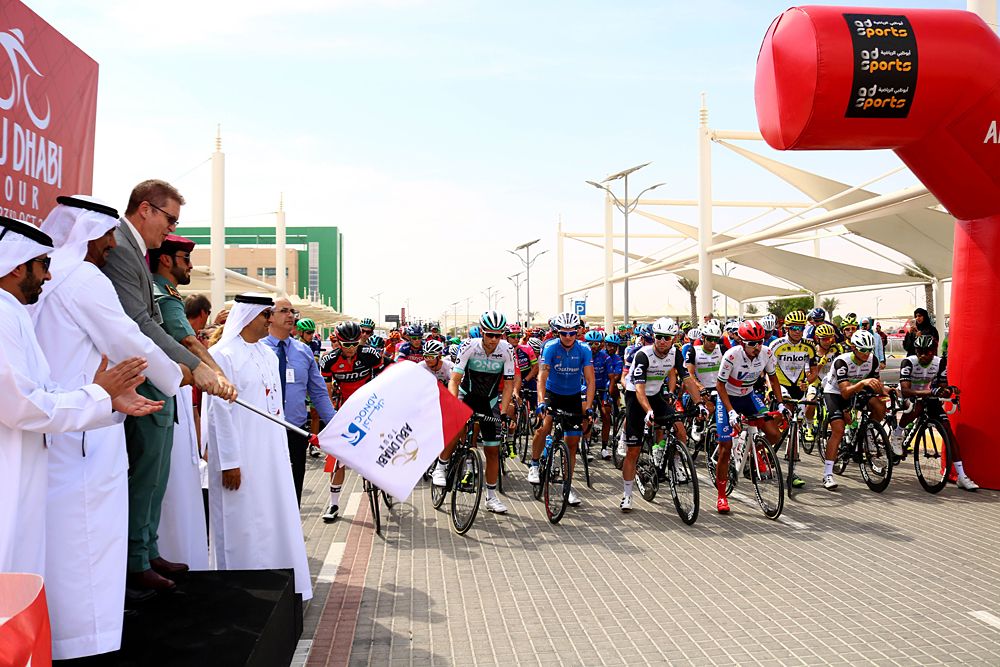 The peloton assembles at the start line of stage 1 at 2016 Abu Dhabi Tour