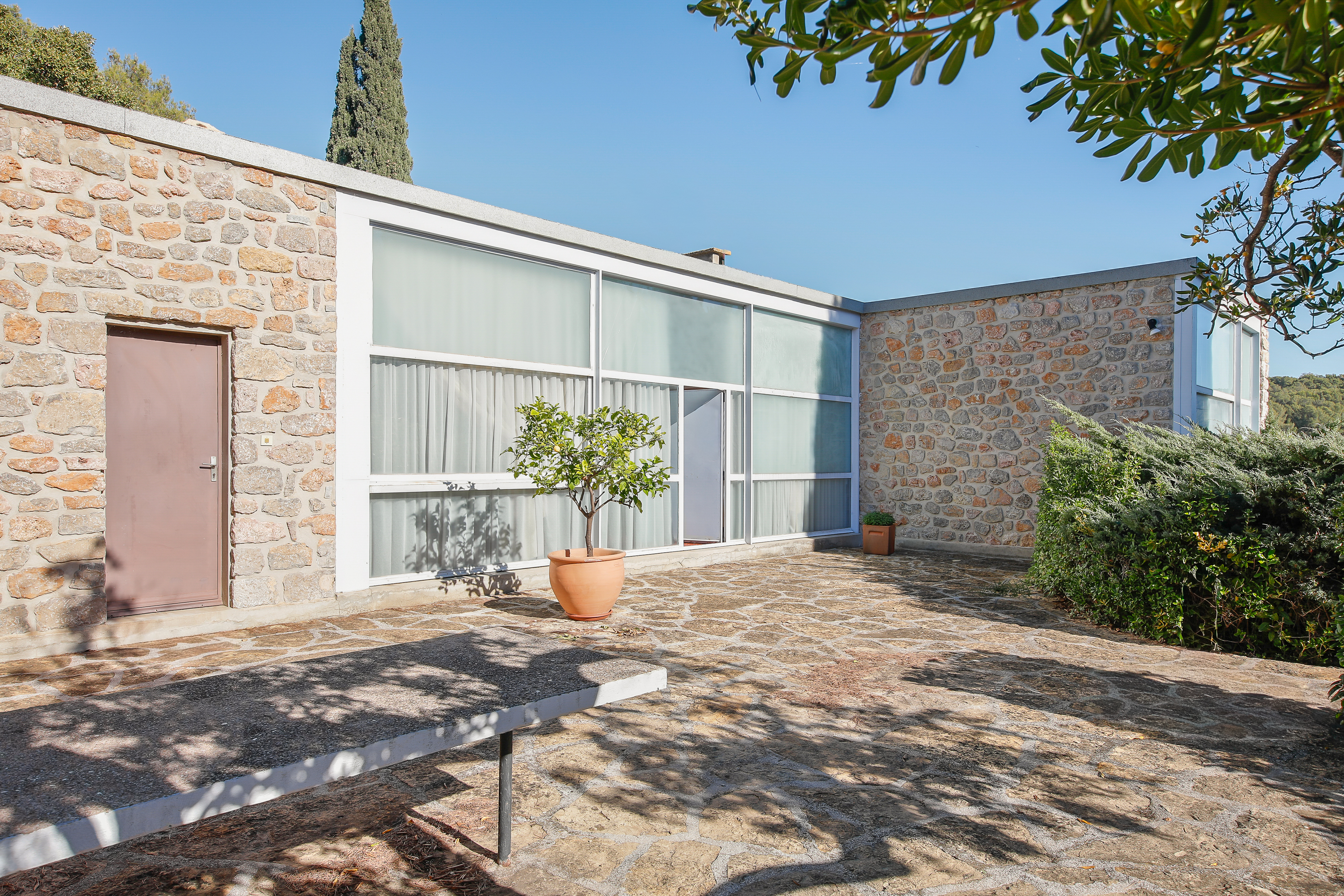 le corbusier's villa de mandrot in provence, listed for sale