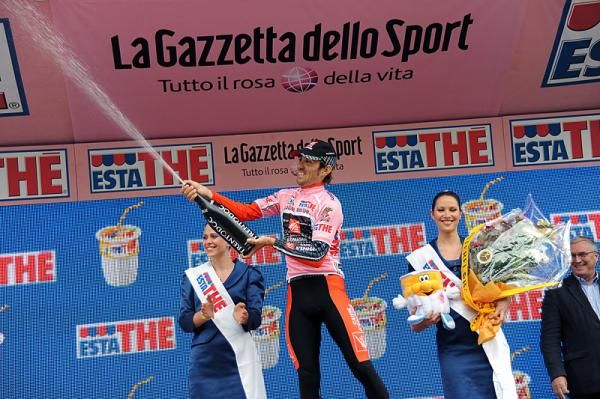 David Arroyo (Caisse d'Epargne) has had plenty of practice with his champagne spraying technique.