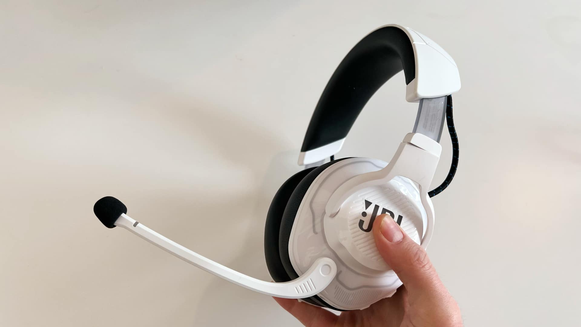 JBL Quantum 910p gamingheadset i vitt