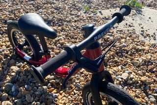 balance bike handlebar which uses a narrow than normal diameter to help small hands get a grip