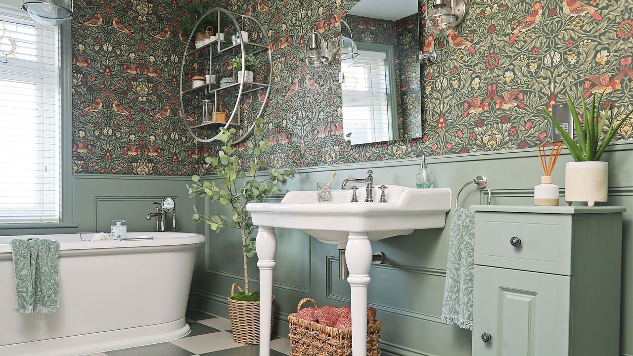 Green and wallpaper bathroom 