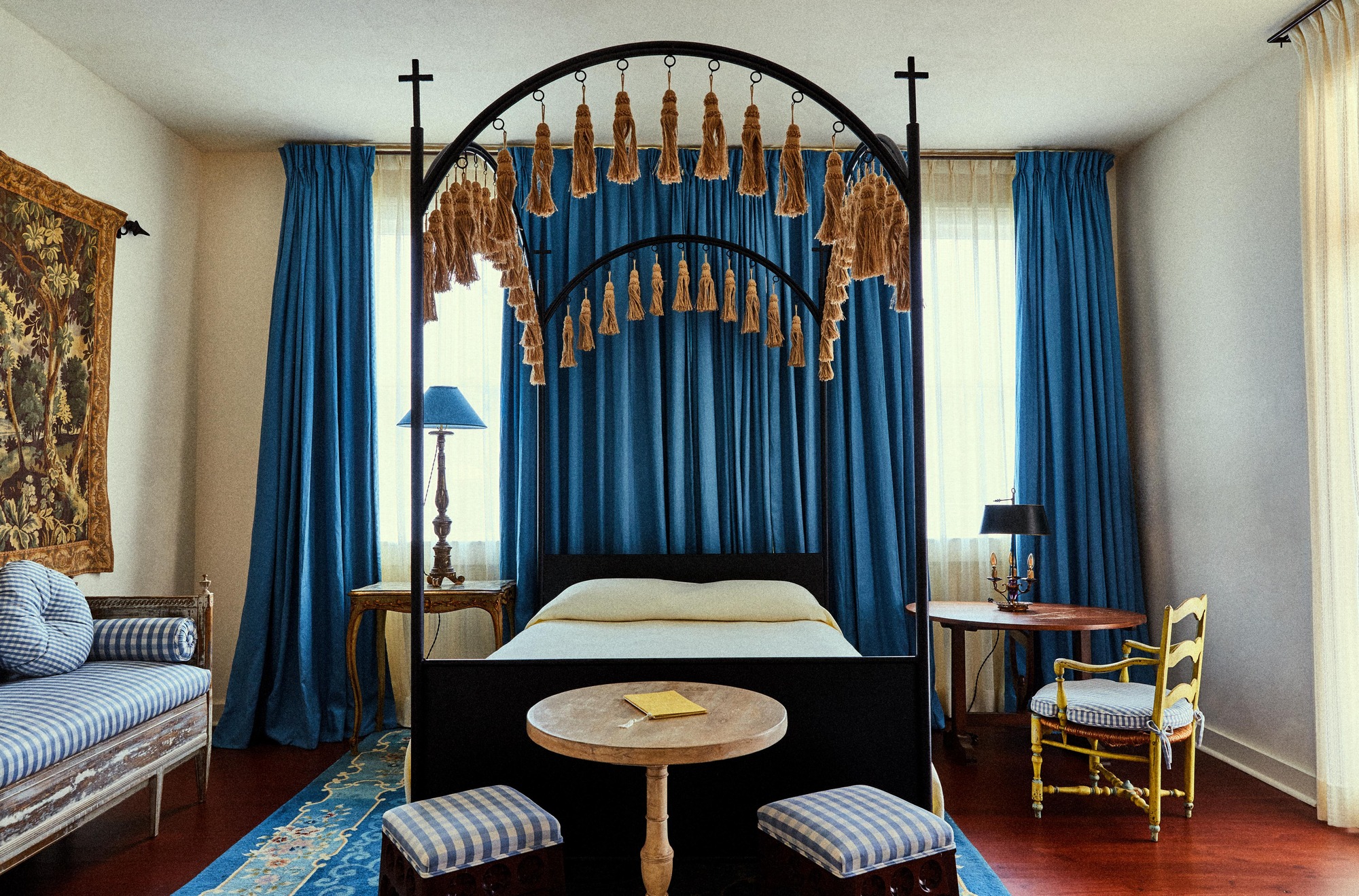 hotel peter and paul bedroom