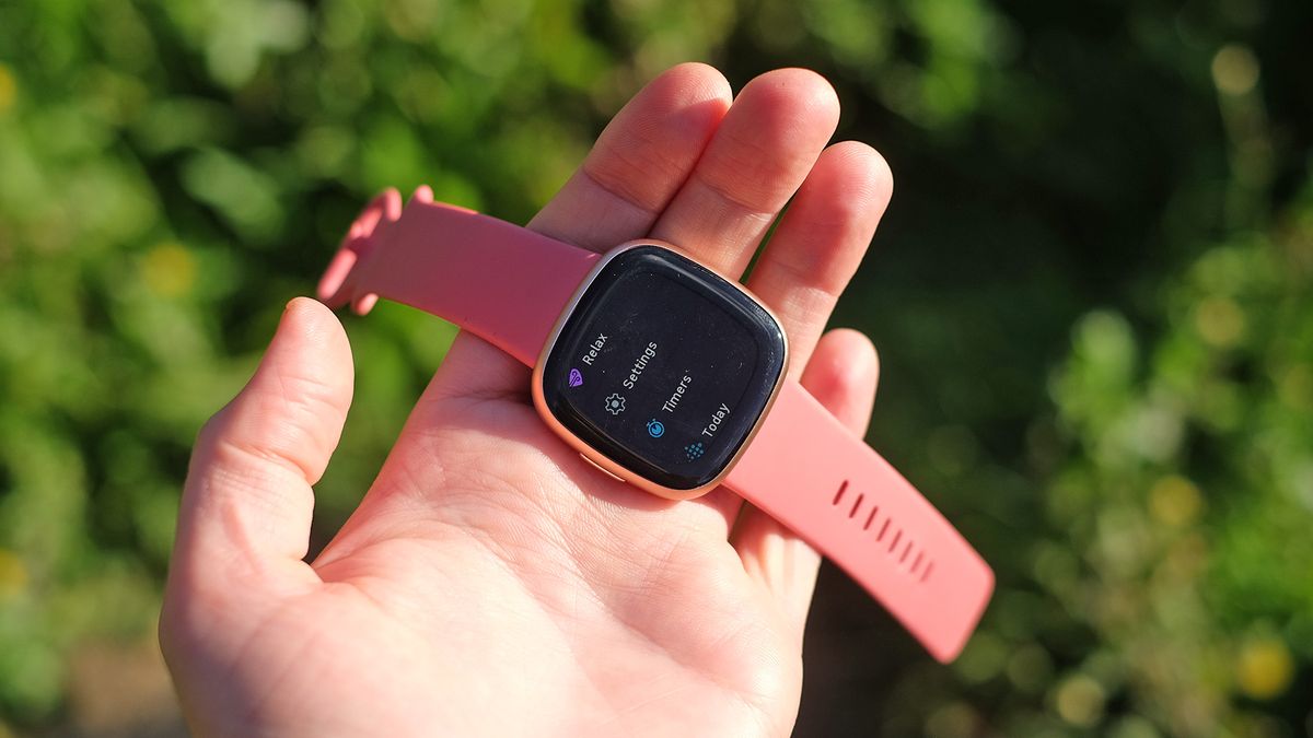 Fitbit Versa 3 Smartwatch Review - Reviewed