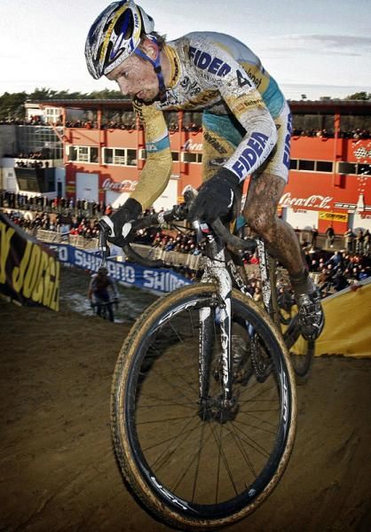 Race winner Kevin Pauwels (Telenet - Fidea Cycling Team) rounds a corner.