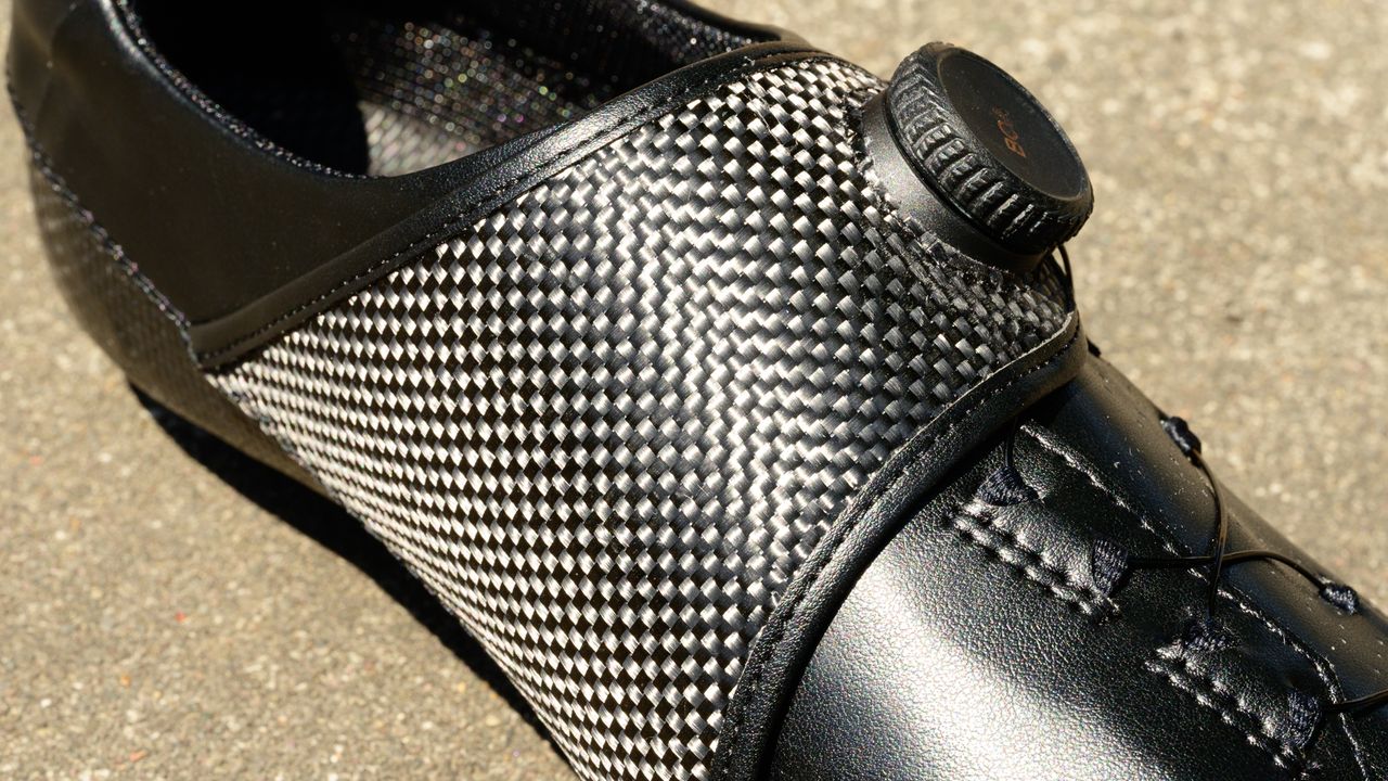Nimbl Feat Ultimate carbon fabric