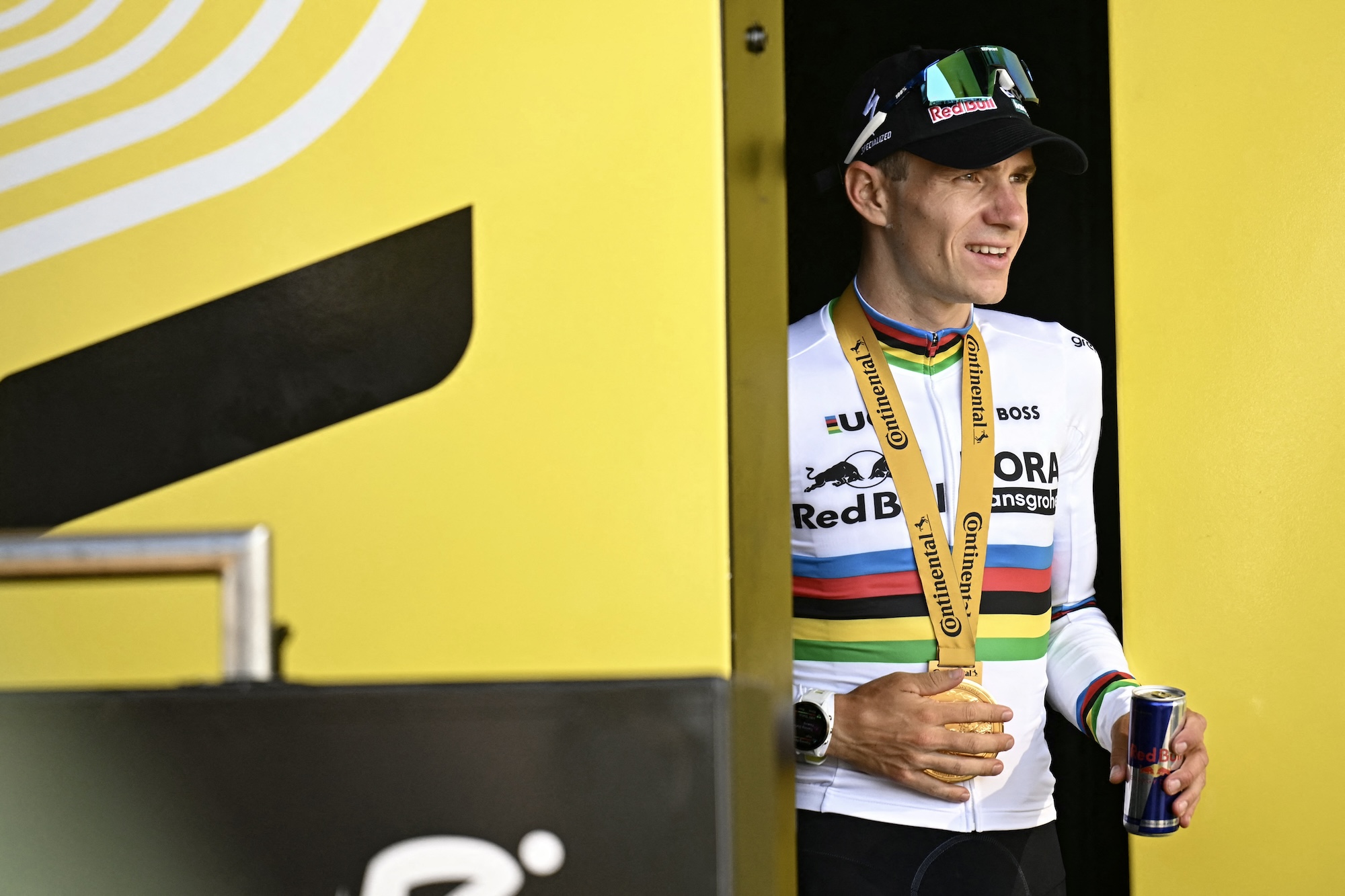 'It's a bizarre situation' - Red Bull-Bora-Hansgrohe encounters mixed emotions as Evenepoel soars to second stage win and Lipowitz crashes out