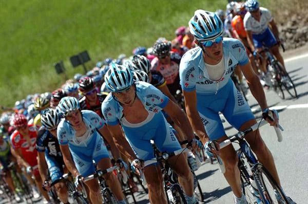 Team Gerolsteiner patrol the front of the race early.