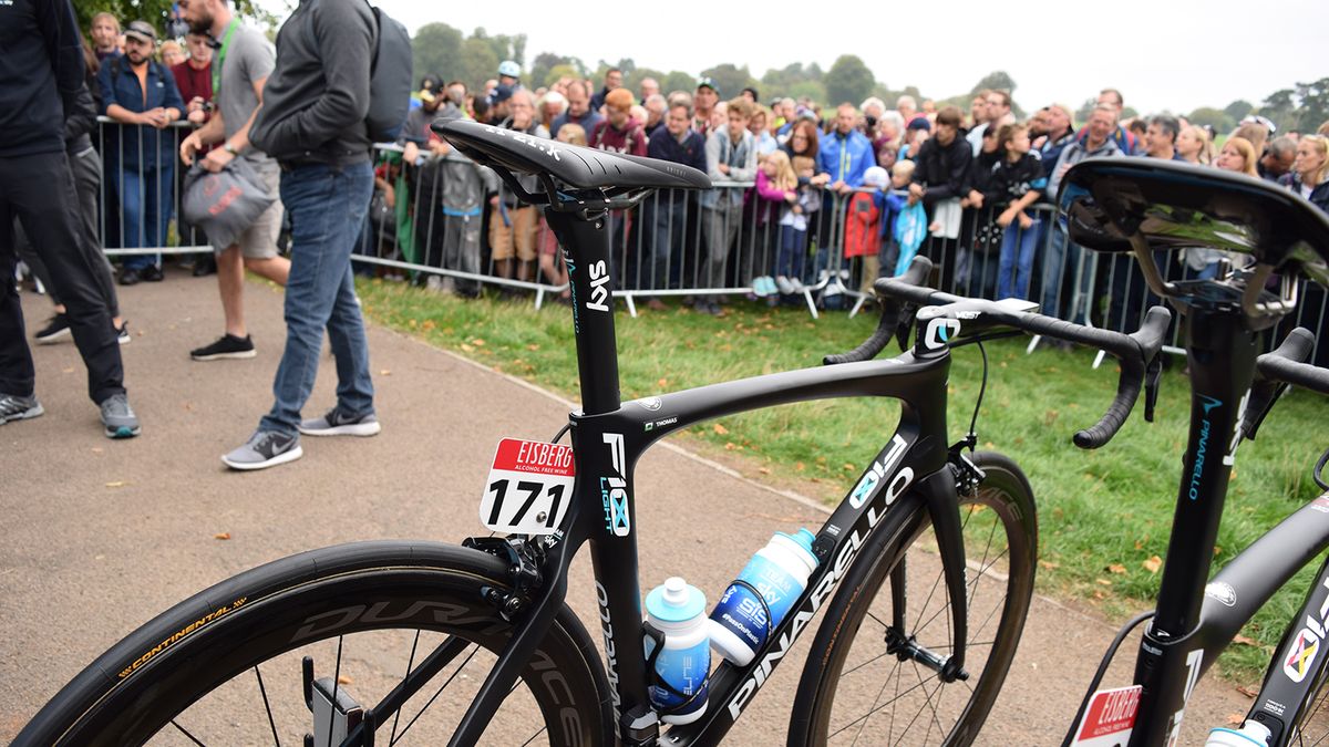 Geraint Thomas raced aboard a standard issue Pinarello Dogma F10 X-Light