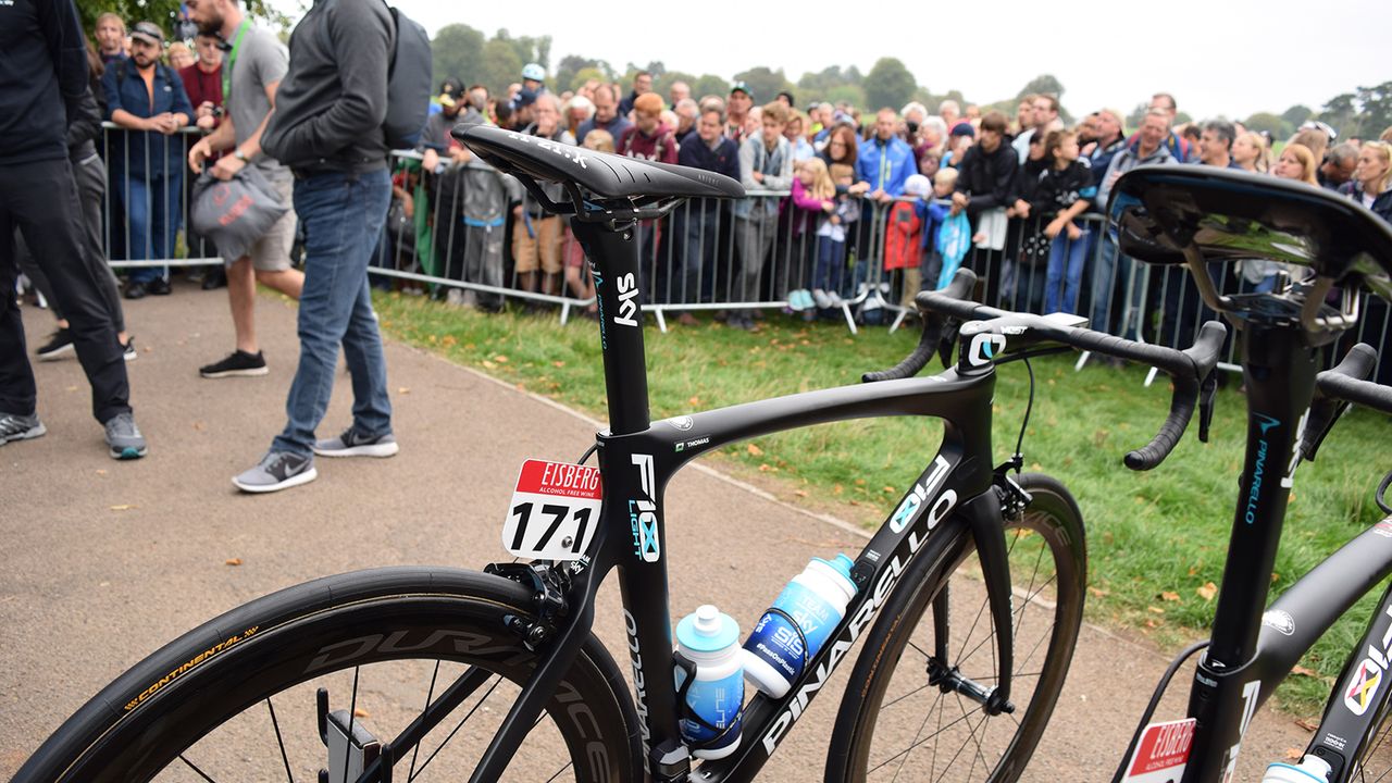 Geraint Thomas raced aboard a standard issue Pinarello Dogma F10 X-Light