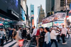 Crowd of people walking in New york