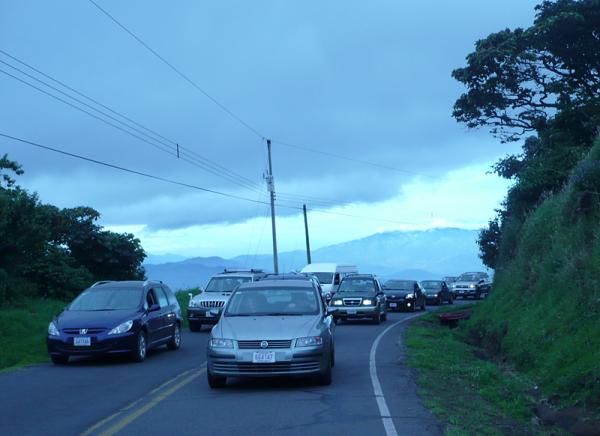 Yes, the roads were open to traffic and there was chaos just behind the men's field as cars drove on the opposite side of the road trying to get by.