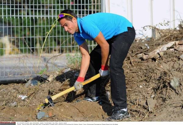 Perhaps not the wisest off season activity for a rider but Contador puts in good shift