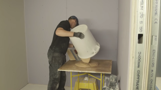 pouring skimming plaster