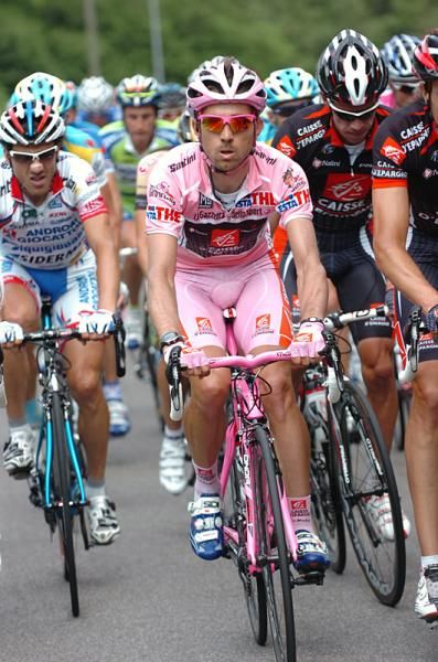 David Arroyo (Caisse d'Epargne) had a relatively uneventful day in pink.