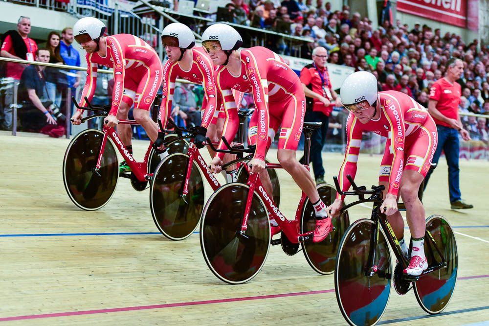 The Danish team start its bronze medal winning final ride