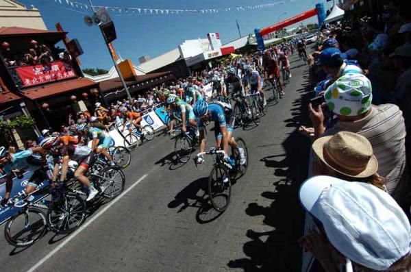 The peloton on stage 3 of the Tour Down Under