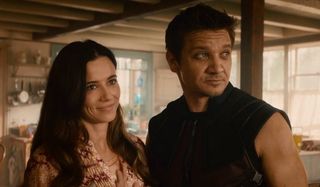 Hawkeye jeremy renner laura barton avengers age of ultron