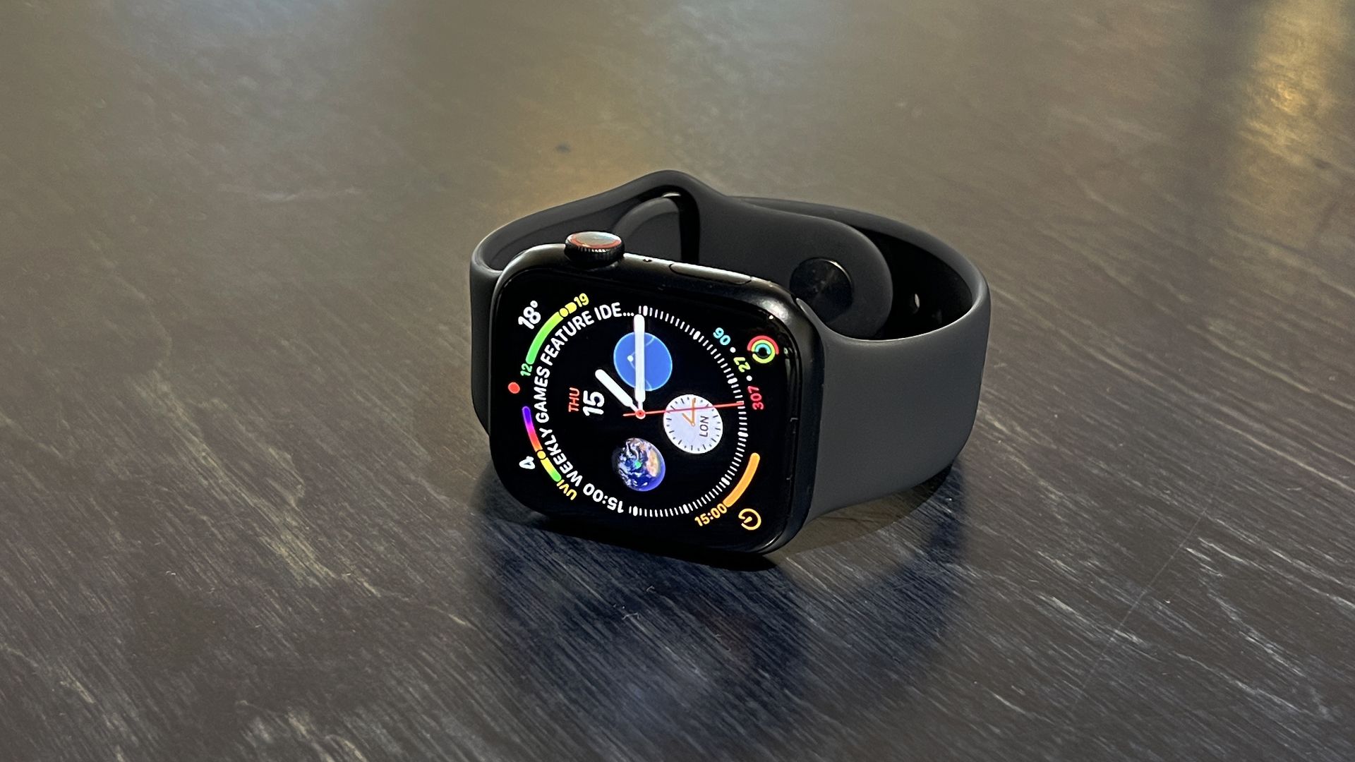 a-future-apple-watch-could-have-a-built-in-camera-and-a-new-kind-of