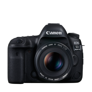 Canon EOS 5D Mark IV valkoisella taustalla