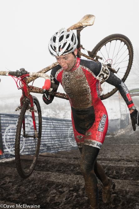 Brianne Marshall (NoTubes Endurance Racing) running the muddy steps