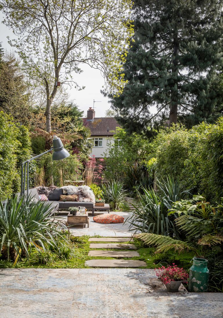 Flower Bed Ideas – 11 Planting Styles to Inspire | Livingetc