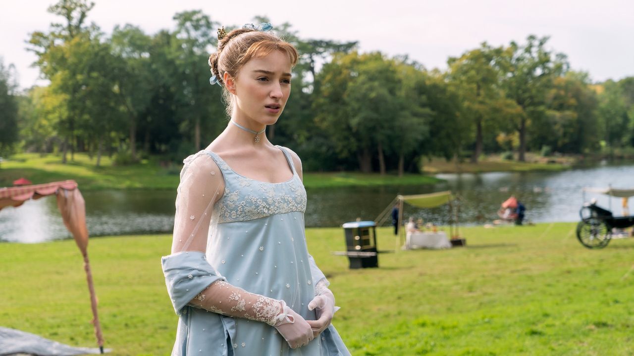 Phoebe Dynevor in Netflix&#039;s Bridgerton