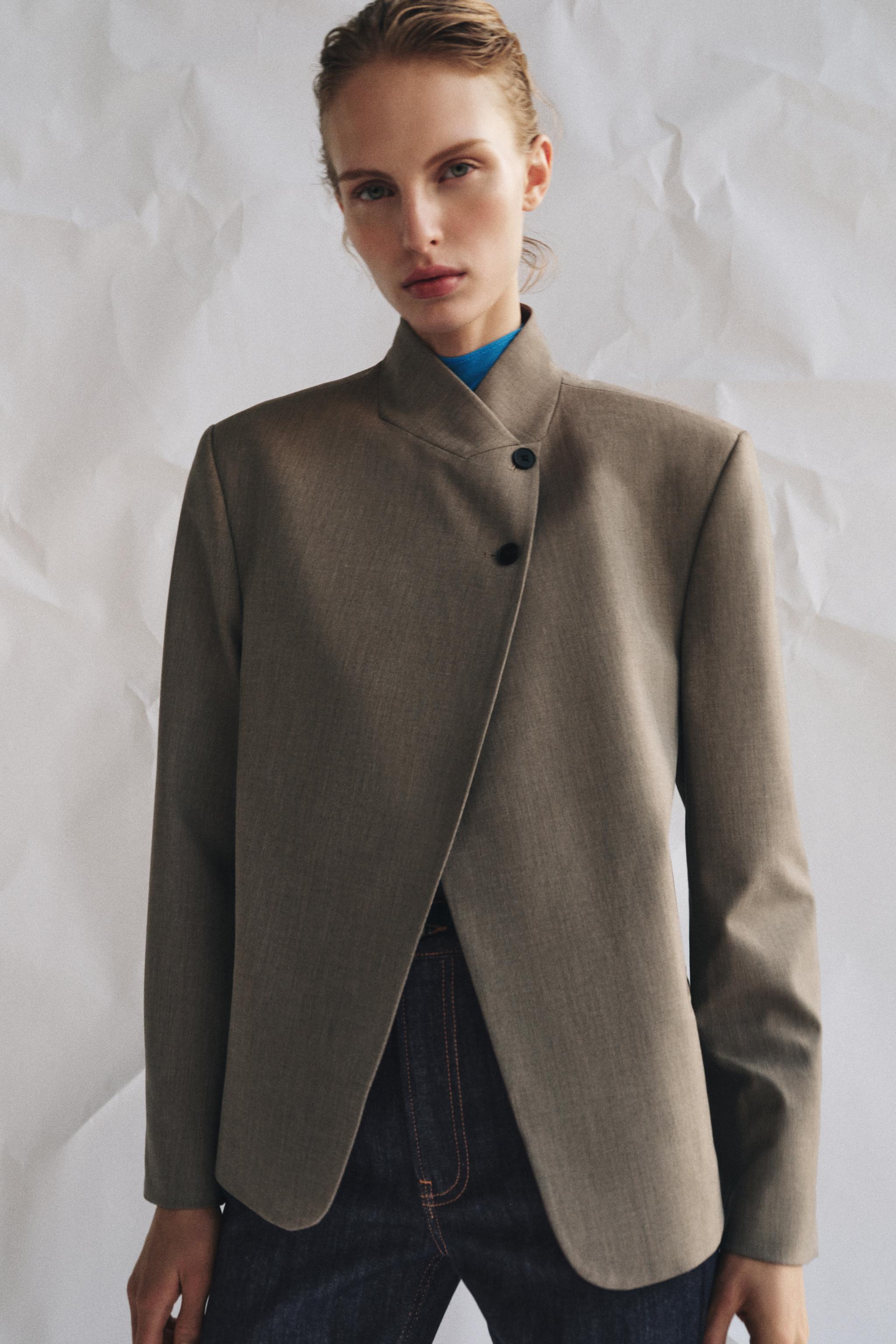 High Neck Blazer Zw Collection