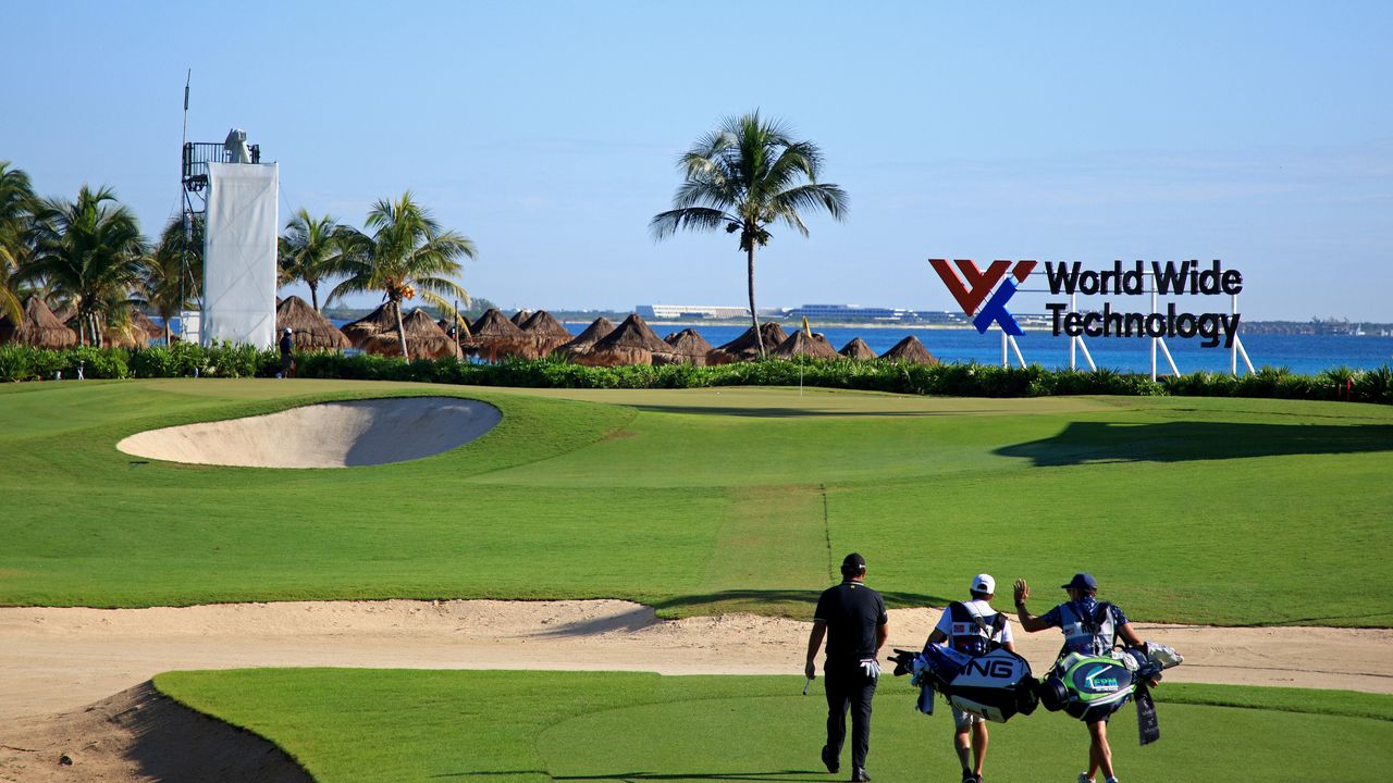 The 15th green at El Camaleon Golf Club