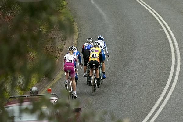 The leading five make their way up a climb on the outskirts of Anakie.