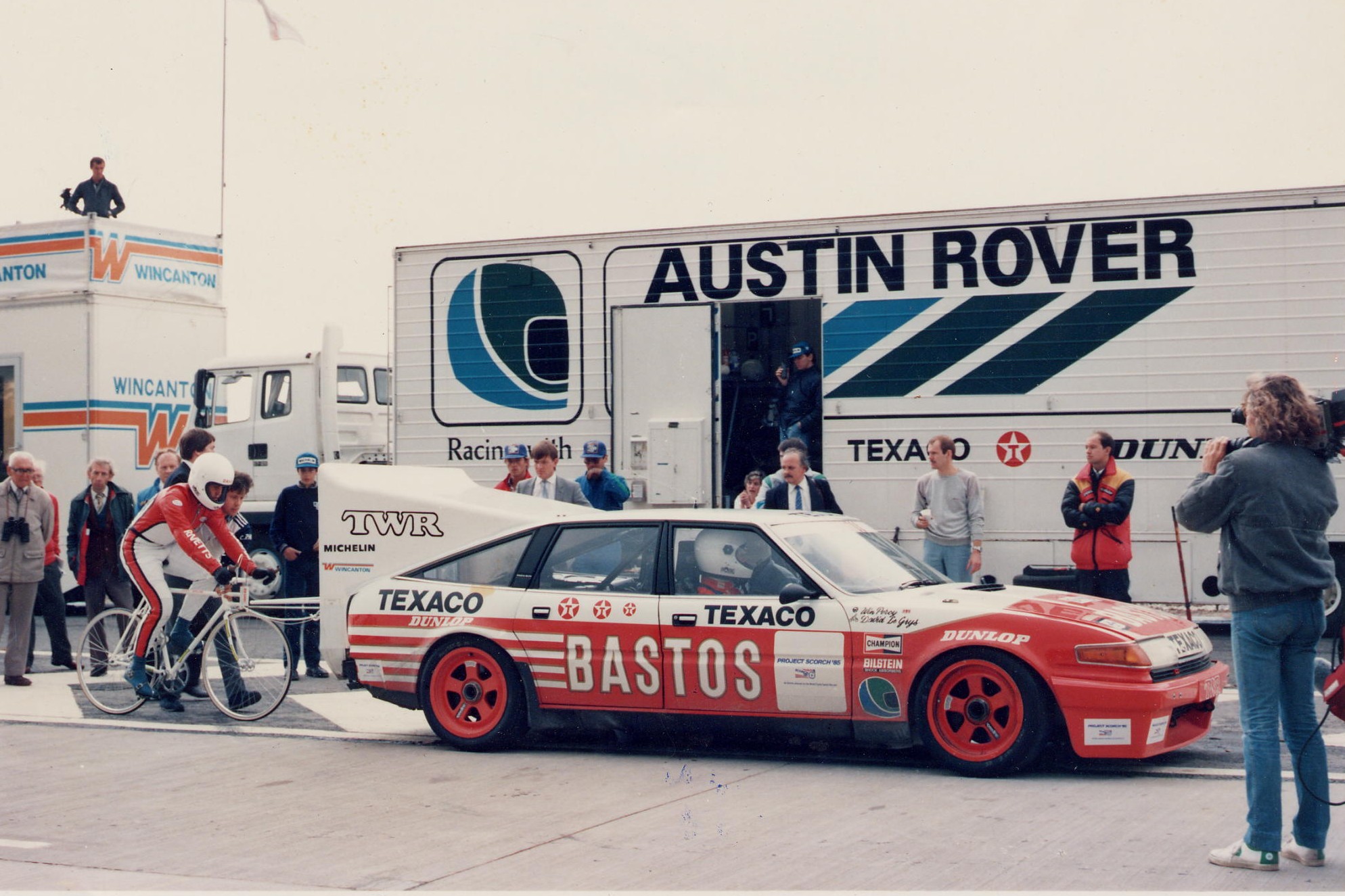 Dave Le Grys speed record bike behind the pace car