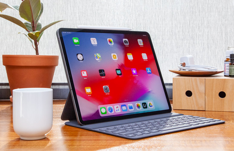 Ipad Pro 18 12 9 Inch Review Benchmarks And Specs Laptop Mag