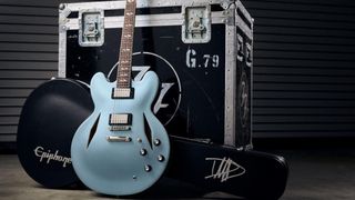 Dave Grohl DG-335