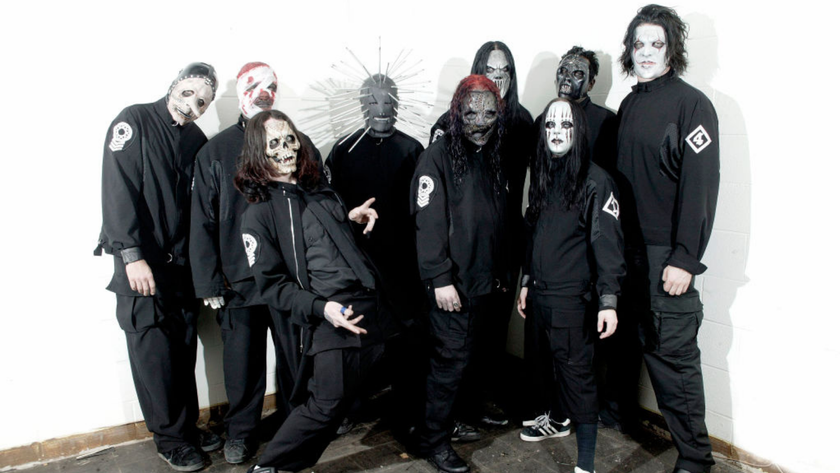 Slipknot pictured in the year 2000