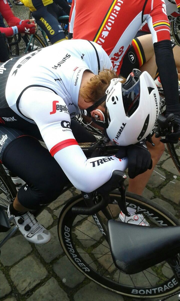 Fabian Cancellara trying to rid the pre-race nerves