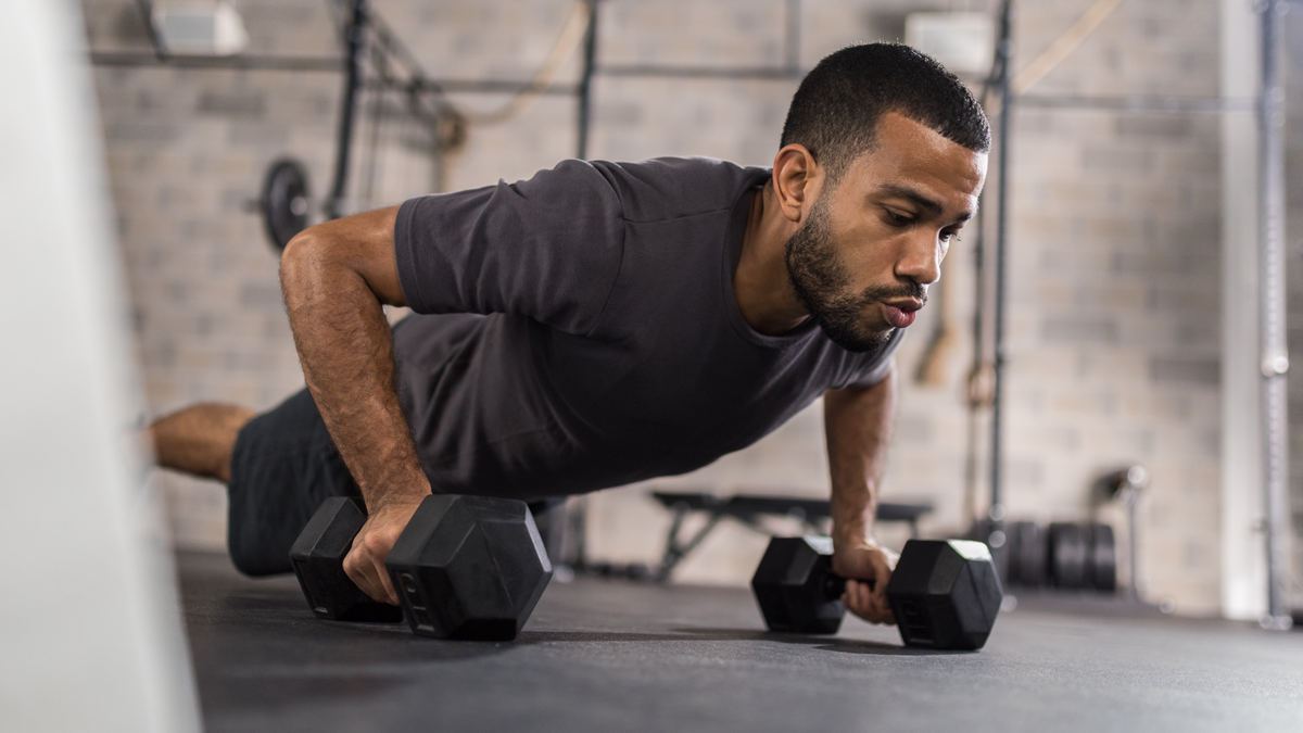 Forget running — do this 25 minute dumbbell workout to lose weight and build muscle