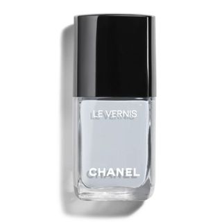 Chanel Le Vernis Nail Colour in 125 Muse - blueberry milk nails