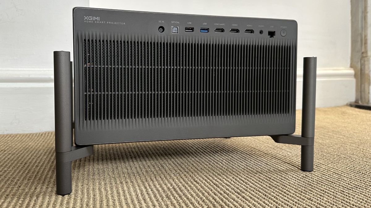 Xgimi Titan Noir Max projector ports