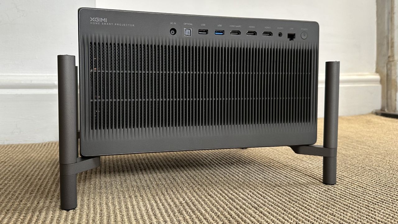 Xgimi Titan Noir Max projector ports