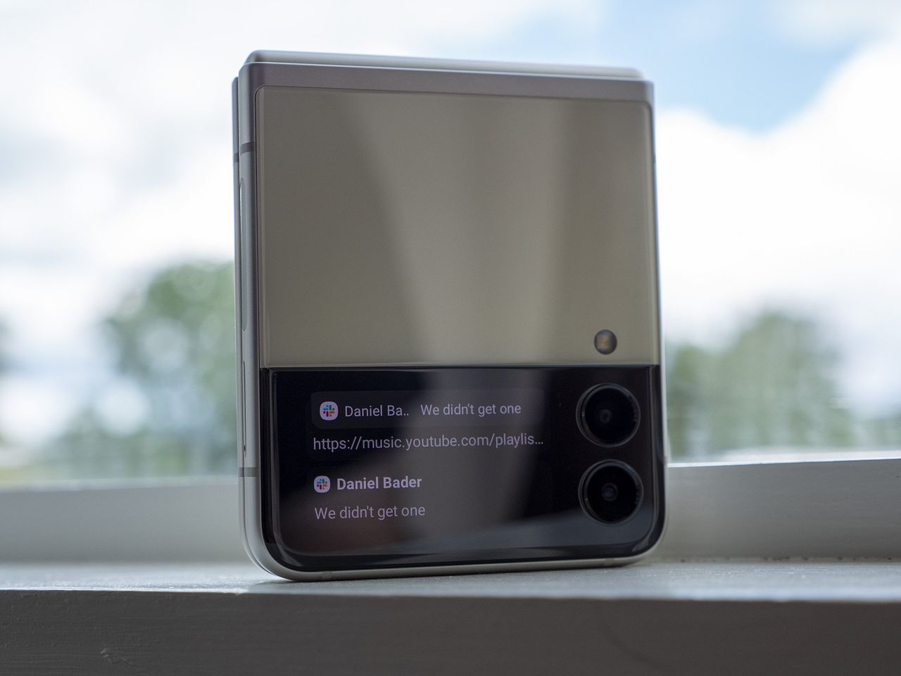 Samsung Galaxy Z Flip 3 Cover Screen Messages