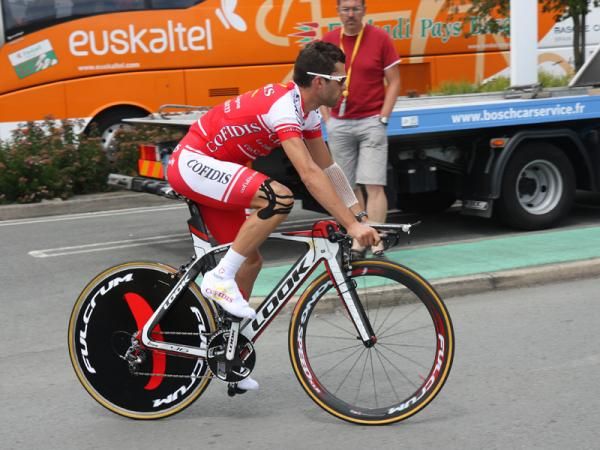 A Cofidis racer gets ready for the team time trial.