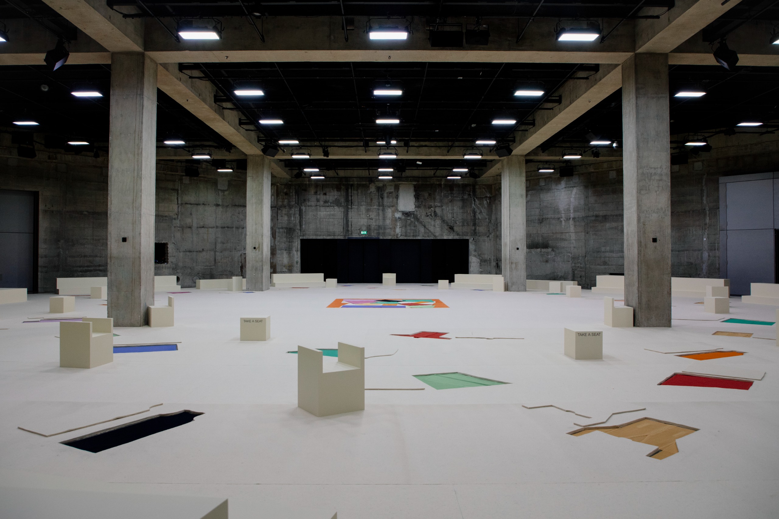 Homme Pliss&amp;eacute; Issey Miyake at Tate Modern performance