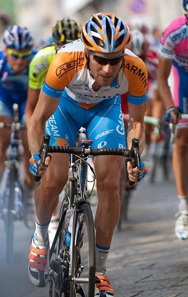 Dave Zabriskie kept the pace high over the final kilometres for Tyler Farrar.
