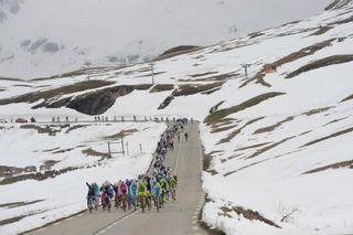 Plenty of snow at the high elevations during stage 16