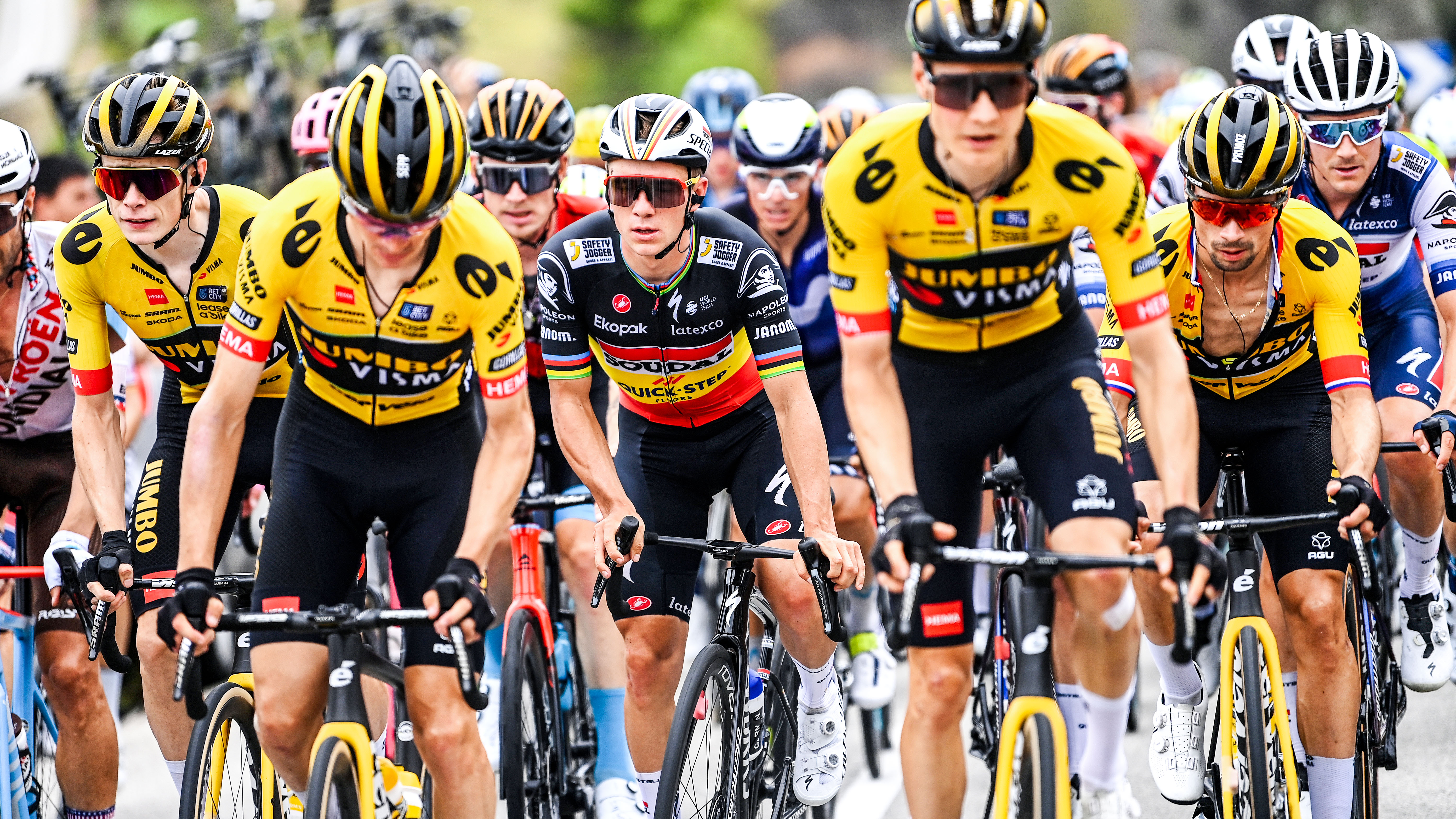 XORRET DE CATÃ. COSTA BLANCA INTERIOR, SPAIN - SEPTEMBER 02: (L-R) Jonas Vingegaard of Denmark and Team Jumbo-Visma, Remco Evenepoel of Belgium and Team Soudal - Quick Step and PrimoÅ¾ Roglic of Slovenia and Team Jumbo-Visma compete during the 78th Tour of Spain 2023, Stage 8 a 165km stage from DÃ©nia to Xorret de CatÃ­. Costa Blanca Interior 905m / #UCIWT / on September 02, 2023 in Xorret de CatÃ­. Costa Blanca Interior, Spain. (Photo by Tim de Waele/Getty Images)